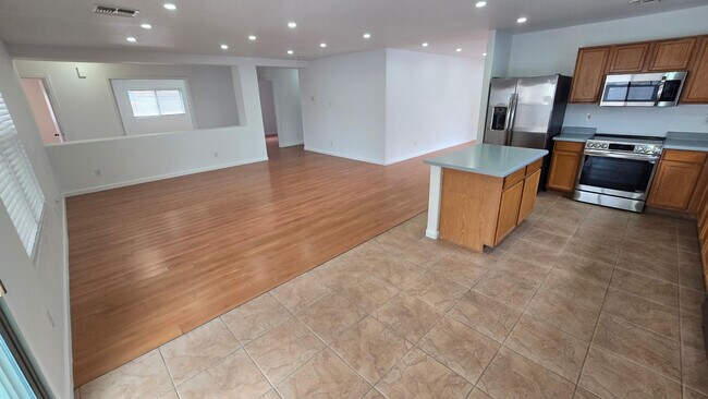 Building Photo - 15537 W Gelding Dr