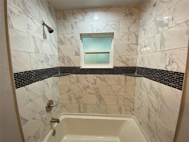 Building Photo - 38415 9th Ave