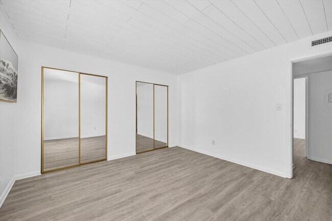 Building Photo - 2808 W Azeele St