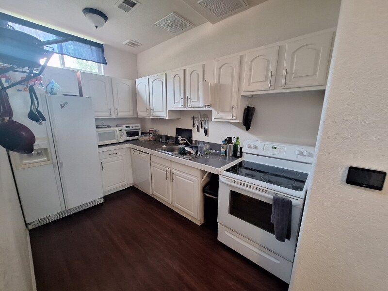 Building Photo - 2507 Lynnhaven Ln