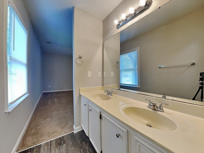 Building Photo - 6515 Birdsong Ln