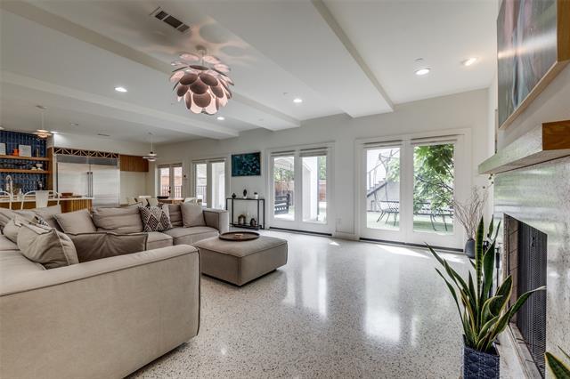 Building Photo - 2829 Dyer St