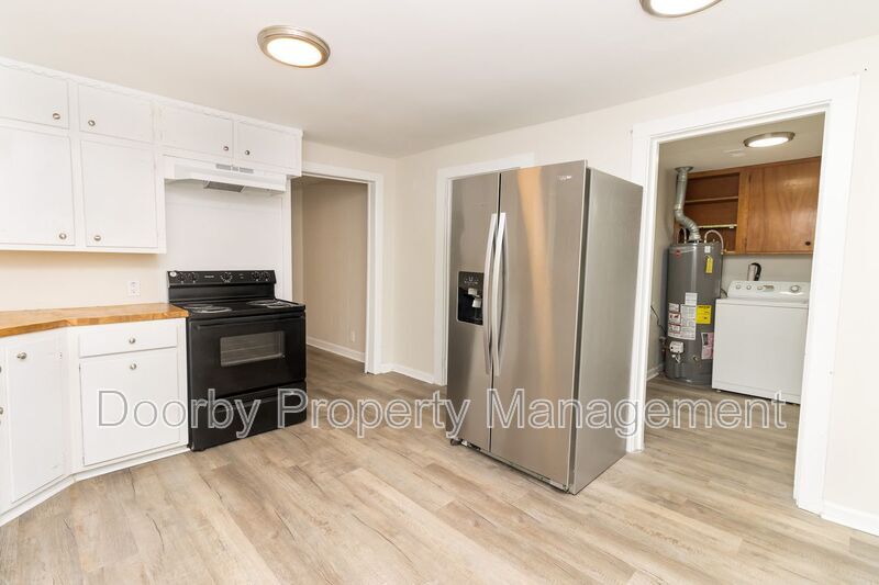 Building Photo - 936 Ely Rd