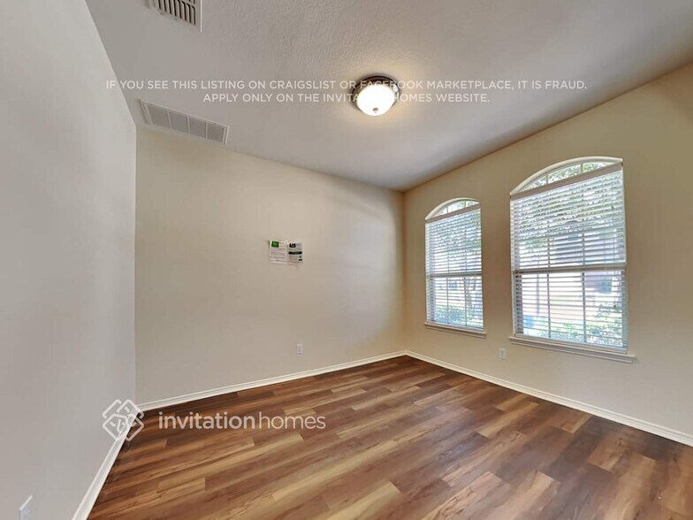 Building Photo - 12412 Sunrise Dr