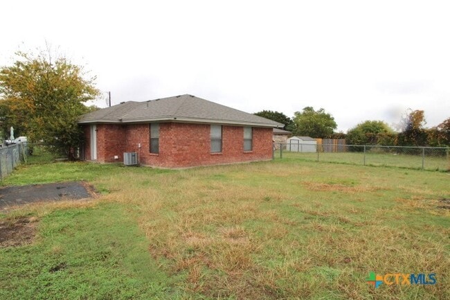 Building Photo - 704 N 4th St