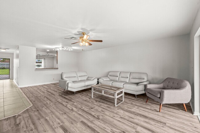 Building Photo - 5074 Privet Pl