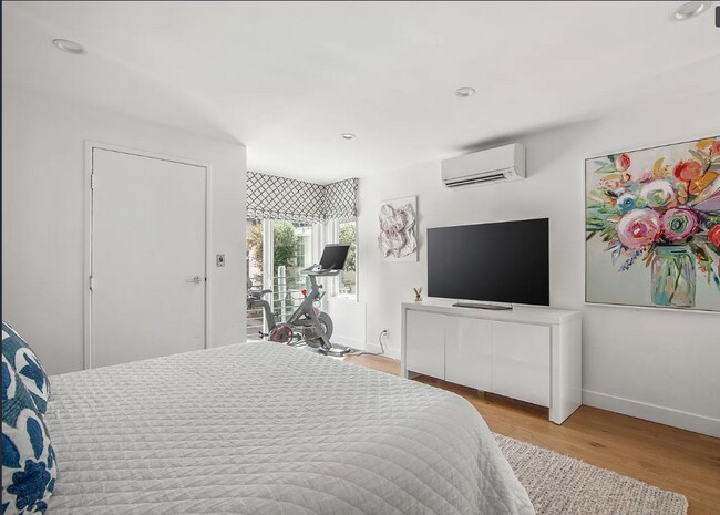 Building Photo - 14 Westwind St