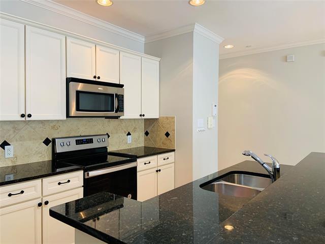 Building Photo - 1020 Texas St