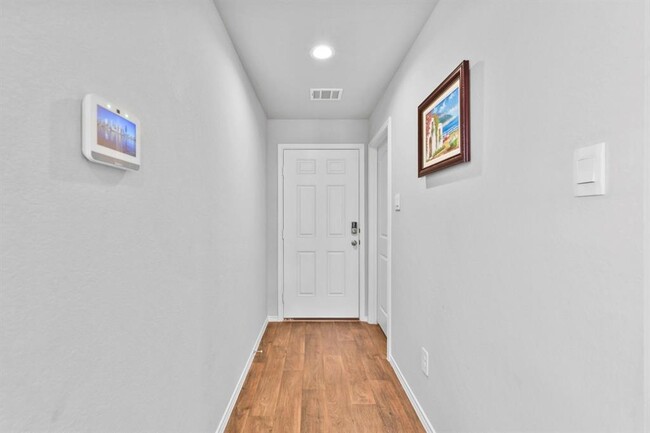 Building Photo - 13904 Great Pnes Ct