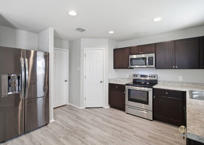 Building Photo - 7526 Crestway Ridge