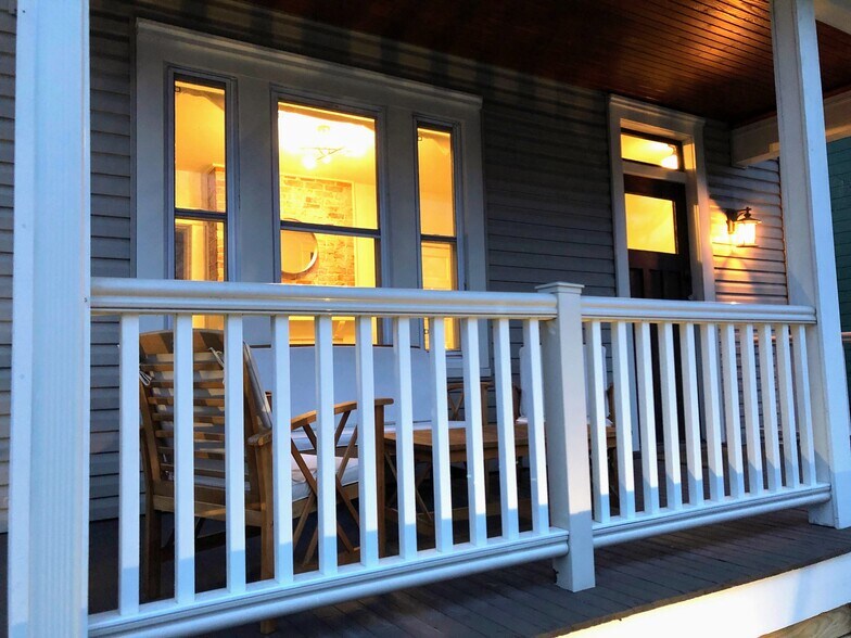 Building Photo - 240 E Duncan St