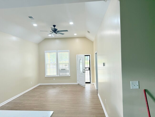 Building Photo - 719 Marsh Ave