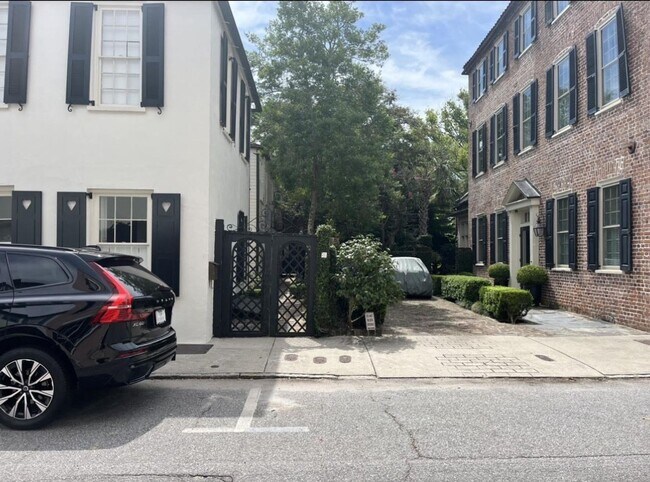 Building Photo - 2 br, 2 bath House - 35 1/2 Tradd