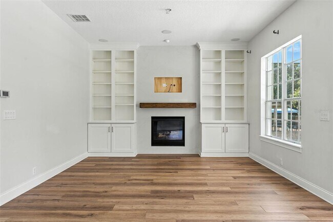 Building Photo - 8555 Bowden Way