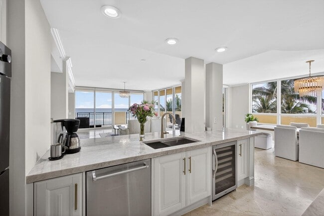 Building Photo - 3800 N Ocean Dr