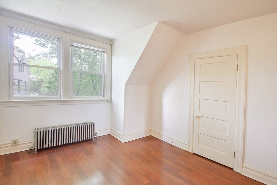 Building Photo - 405 Biddle Ave