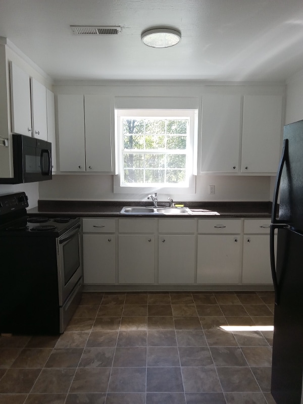 Building Photo - 202 Yancey St