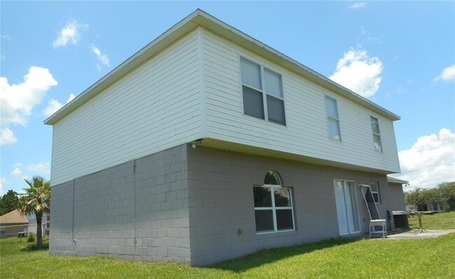 Building Photo - 950 Derbyshire Dr