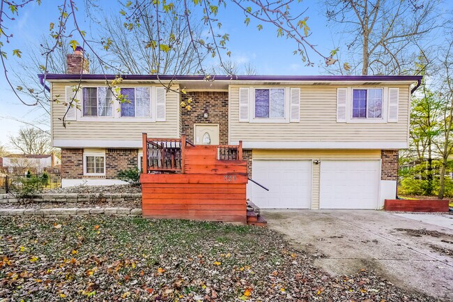Primary Photo - 735 Shady Creek Dr