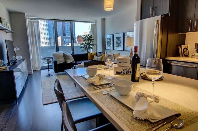 Building Photo - 525 E Seaside Way