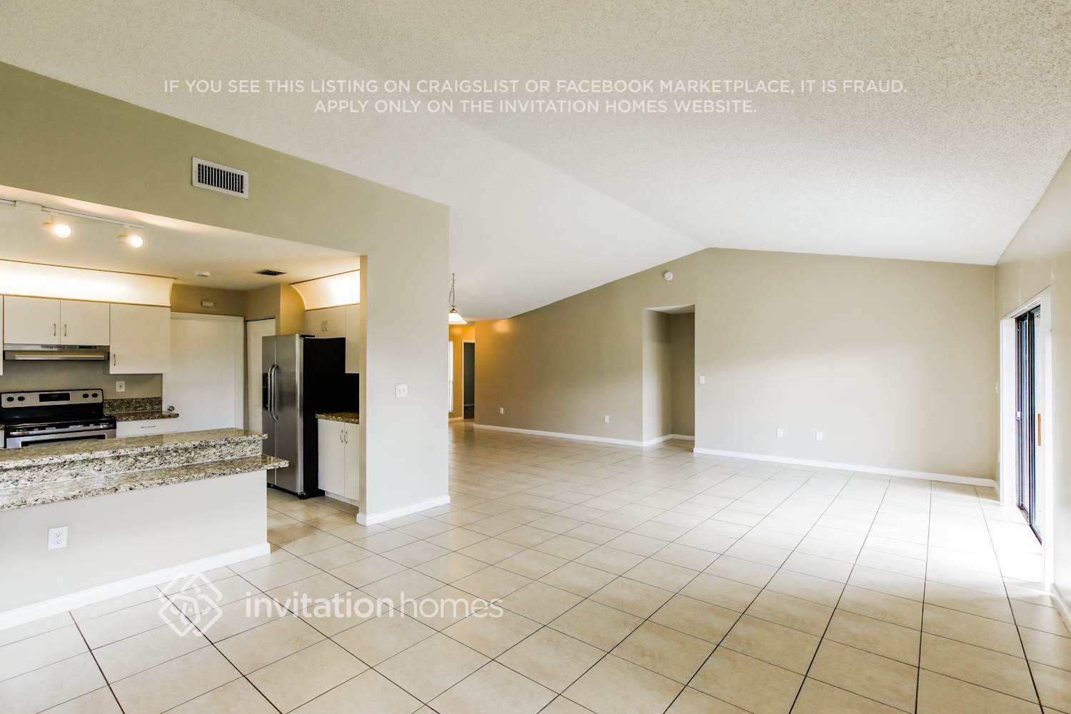 Building Photo - 5941 York Ln