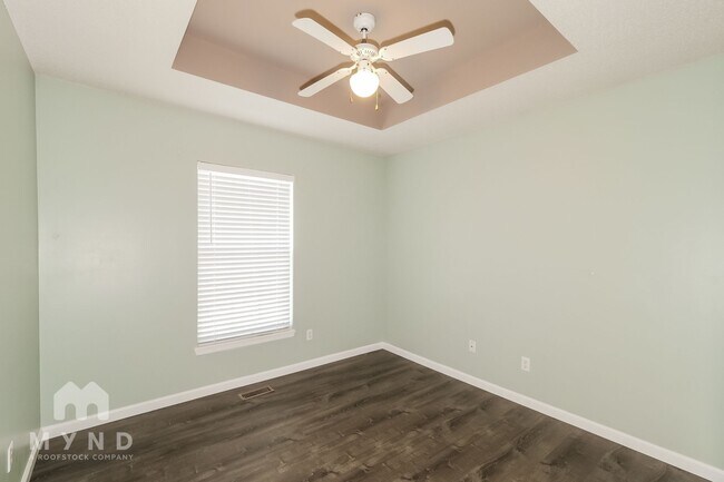 Building Photo - 911 McIntosh Cir