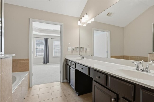 Building Photo - 1221 Lavista Rd NE