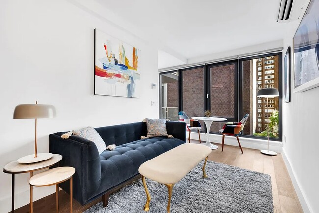 Primary Photo - 227 Lexington Ave