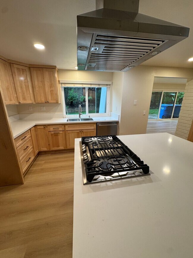 Building Photo - Renovated Home with Modern Comfort and Spa...