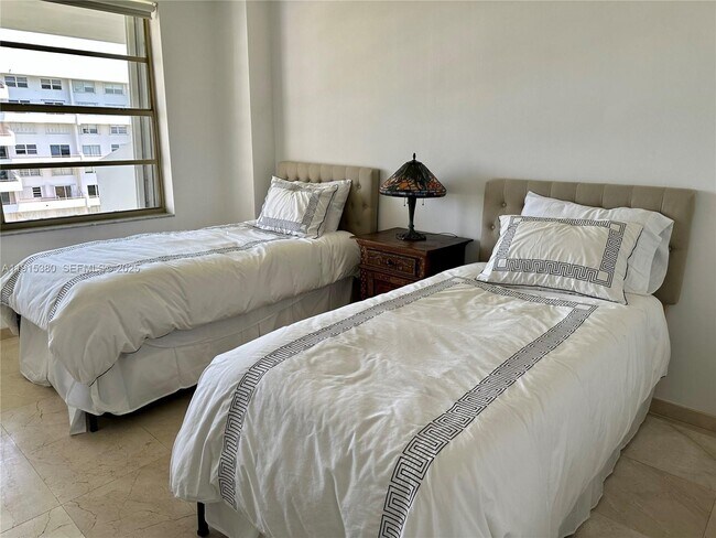 Building Photo - 199 Ocean Ln Dr