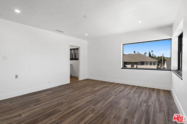 Building Photo - 5266 Veronica St