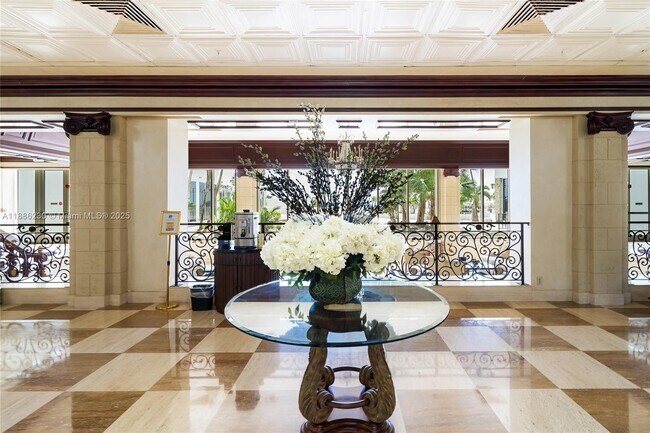 Building Photo - 2030 S Ocean Dr
