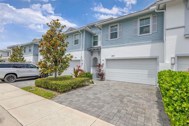 Building Photo - 4921 Pointe Midtown Way