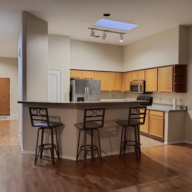 Building Photo - 2742 N Ave Valiente
