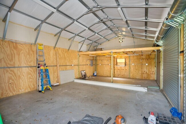 Building Photo - 890 Topaz Ln