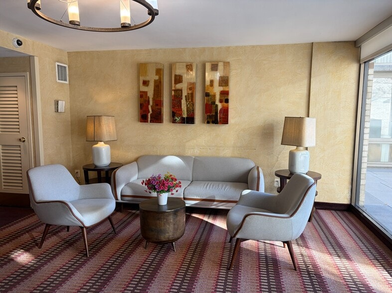 Lobby - 950 25th St NW