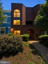 Building Photo - 406 15th St SE