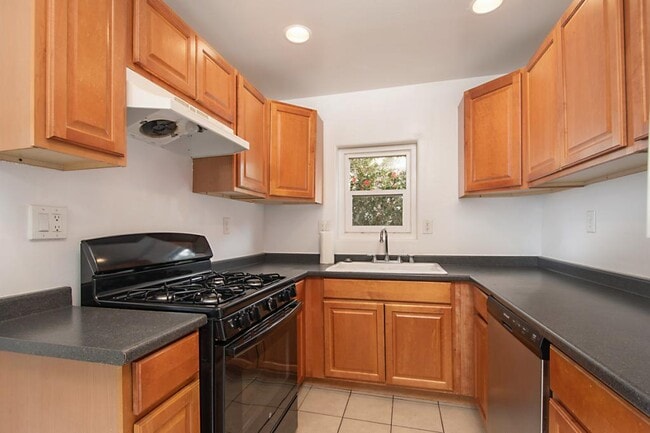 Building Photo - 5061 Keeney St