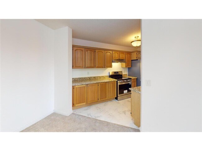 Building Photo - 1425 W 28th St