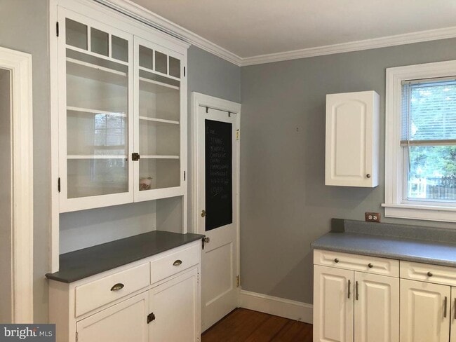 Building Photo - 1502 Greycourt Ave