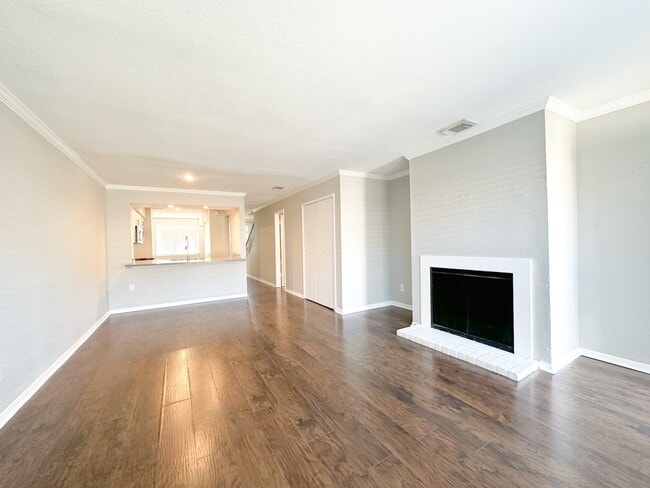 Building Photo - 15314 Gorham Dr