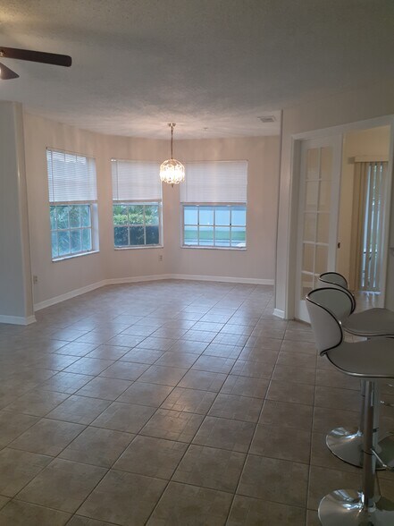 Building Photo - 900 Northern Dancer Way