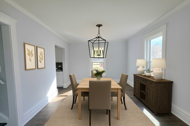 Building Photo - 328 Rosewood Ave