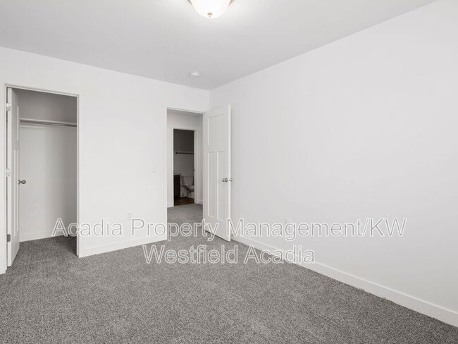 Building Photo - 14893 S Tumble Rock Way