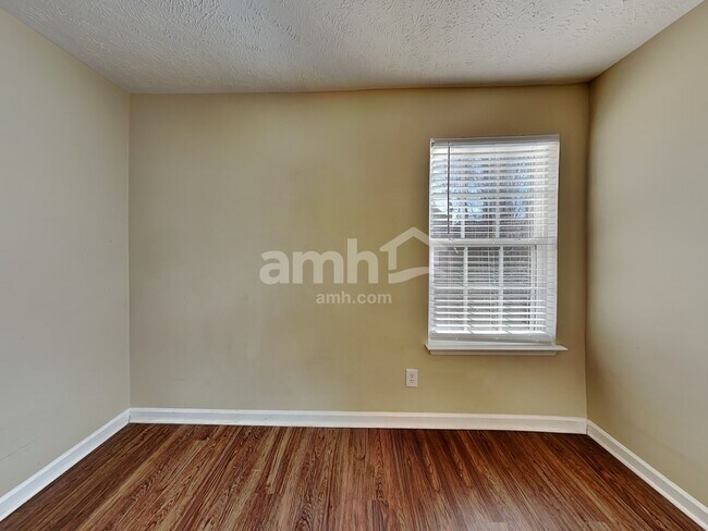 Building Photo - 1361 E Nir Shreibman