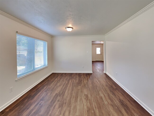 Building Photo - 7007 Durango Dr