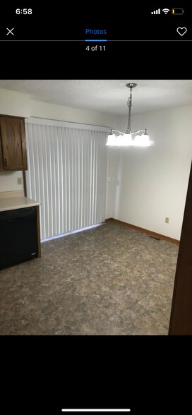 Building Photo - 414 NE Ash Ct