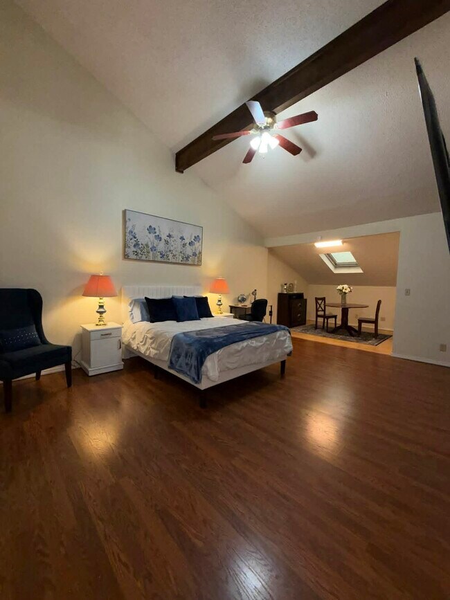 Building Photo - 3110 Jacaranda Dr