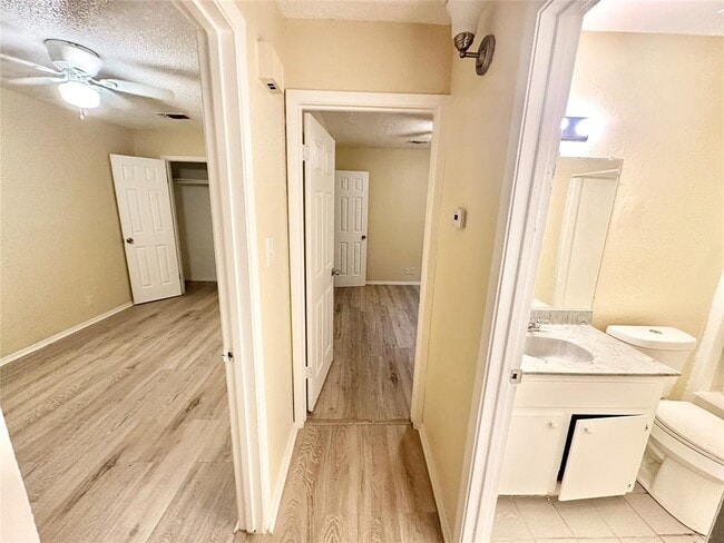 Building Photo - 4302 Scottsdale Rd