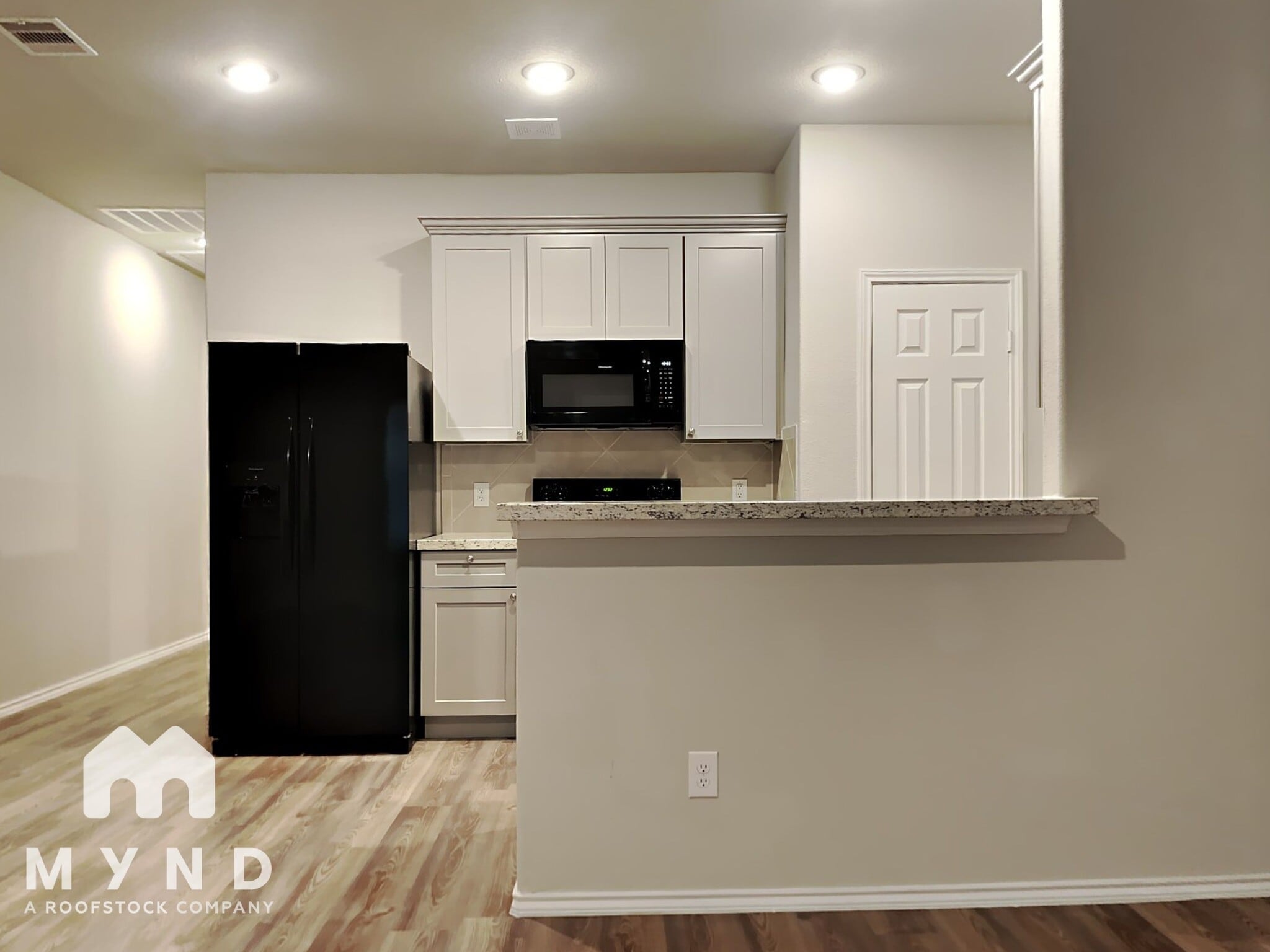 Building Photo - 413 E Avenue G Ave